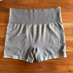 Outdoor Voices SeamlessSmooth knit 4.5” Shorts